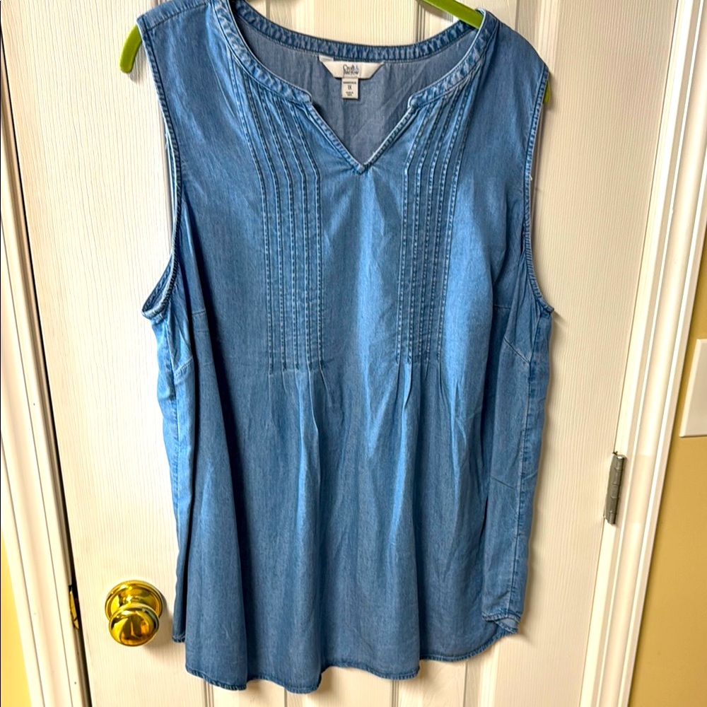Croft and Barrow Women's Blue DenimSleeveless Top Size 1x new without tags